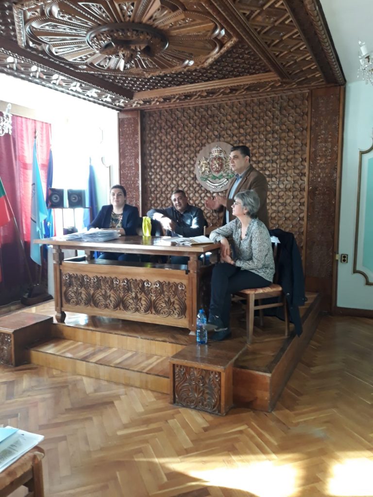 Връчване и оформяне на съобщения и призовки в населените места в община Каолиново. Нотариална компетентност на кметовете